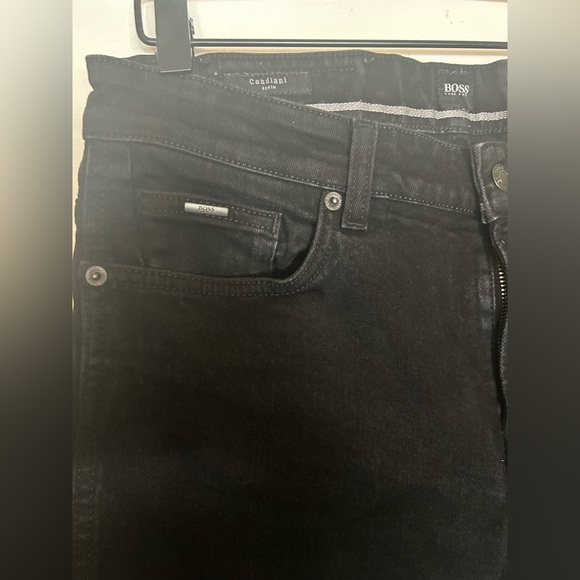 HUGO BOSS Mens Black Jeans Size 30/32
Hugo Boss Men's Black Jeans - Picture 8 of 13